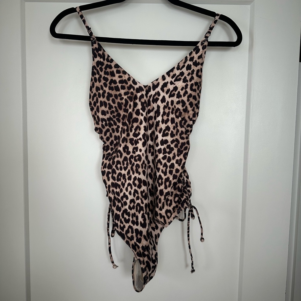 H&M NWT Leopard Print swim suit